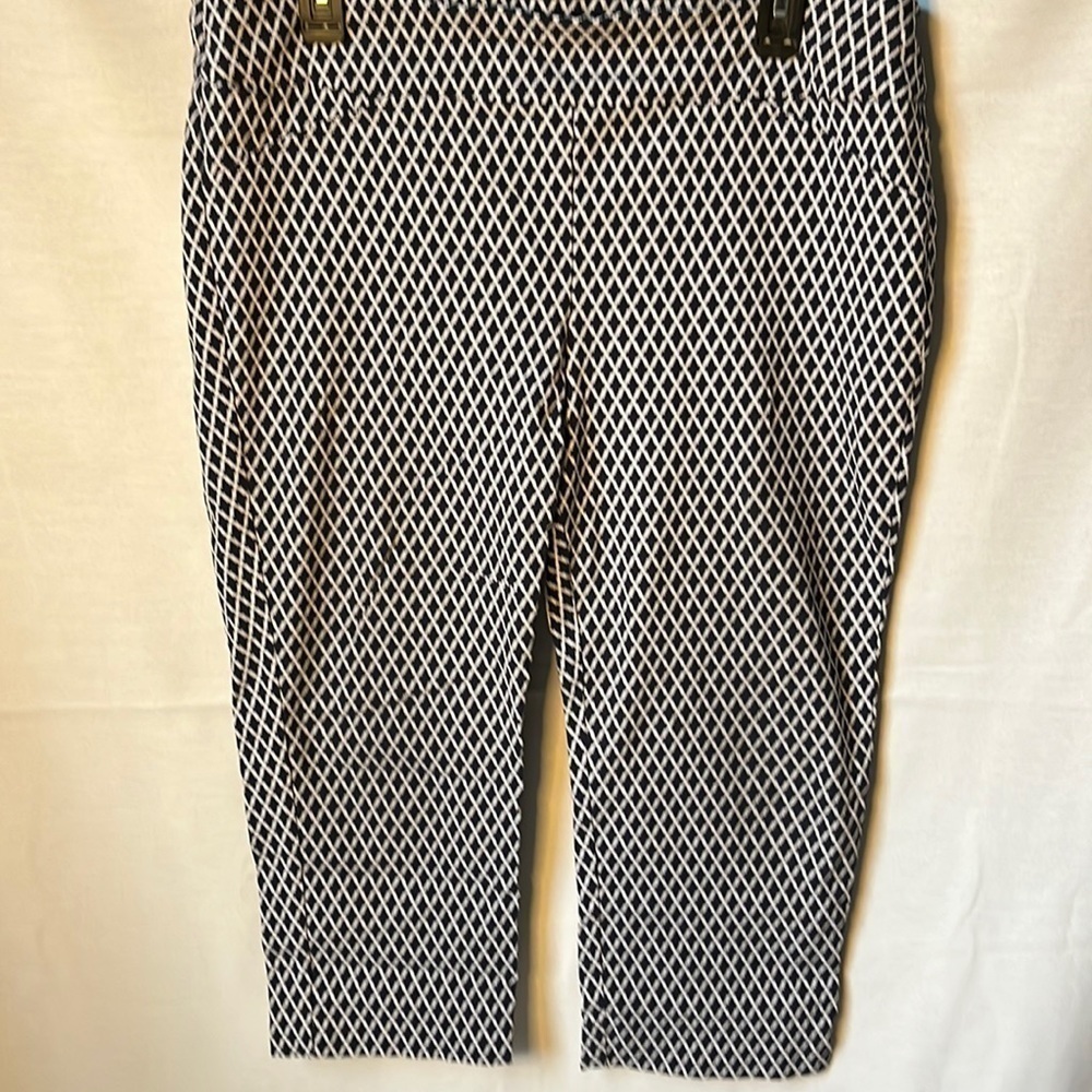 Charter Club Cropped Pants Black & White Pattern